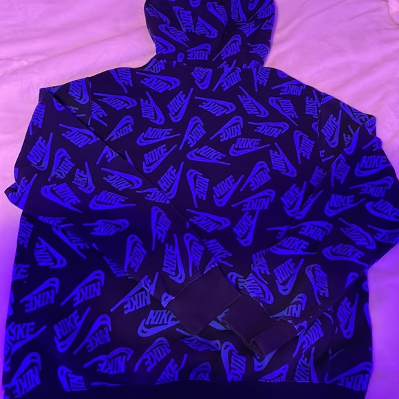 Men’s nike hoodie - Picture 2 of 3
